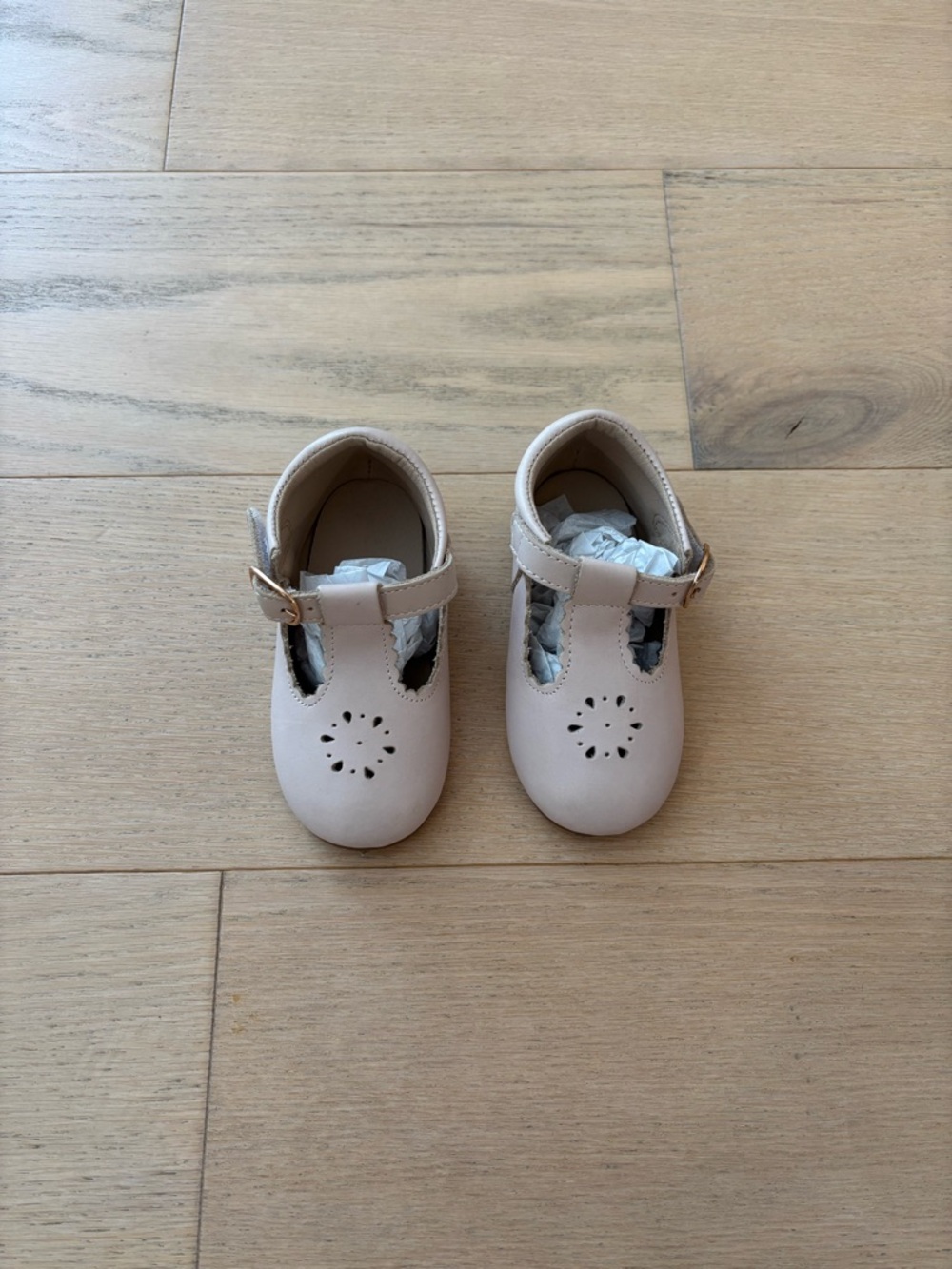 Consciously baby leather petal T-bar shoes, size 6, dusty pink color